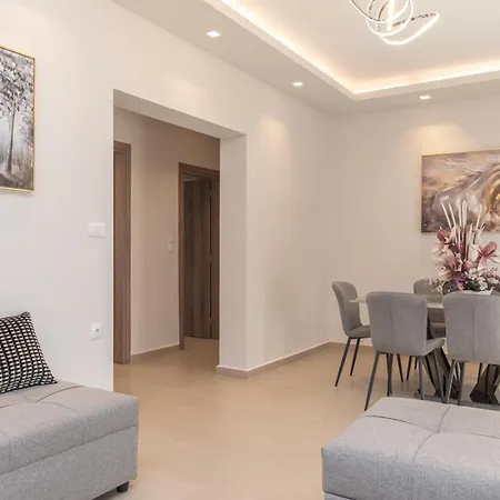Kapxhiu Oceanis Residences Apartment